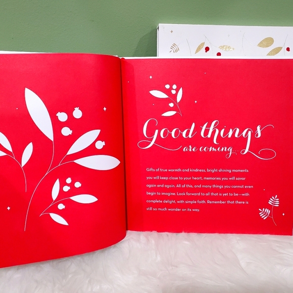 Hallmark Christmas keepsake memory book - Picture 5 of 11
